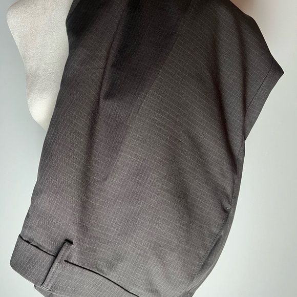 Men’s Haggar dress pants - Size 42/29 - Gently worn - Picture 4 of 10